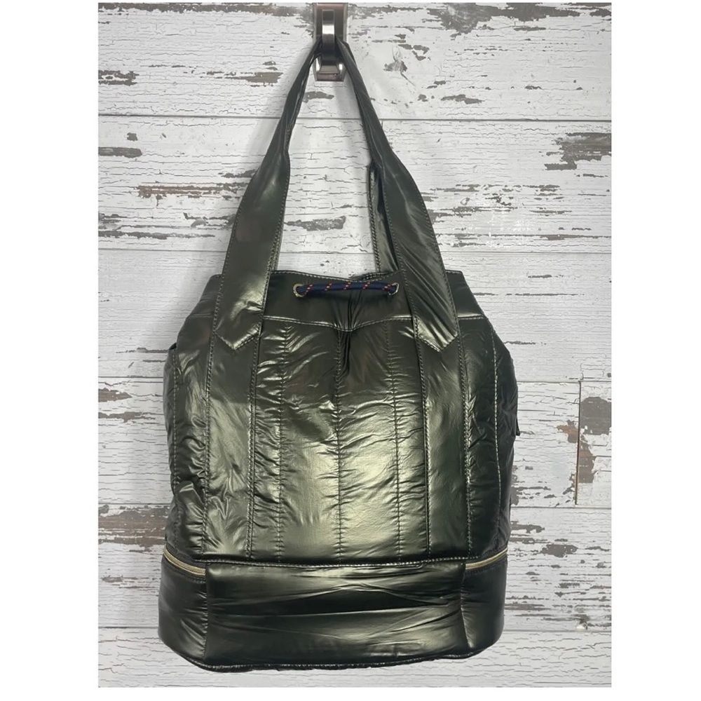Stella & Dot Crush It Quilted Expandable Bucket Bag Olive.